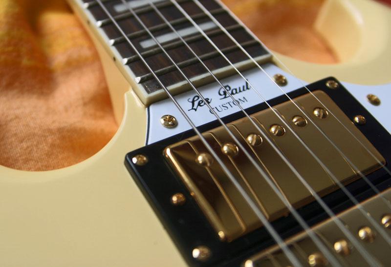 Sold Guitars / Epiphone G-400 Custom