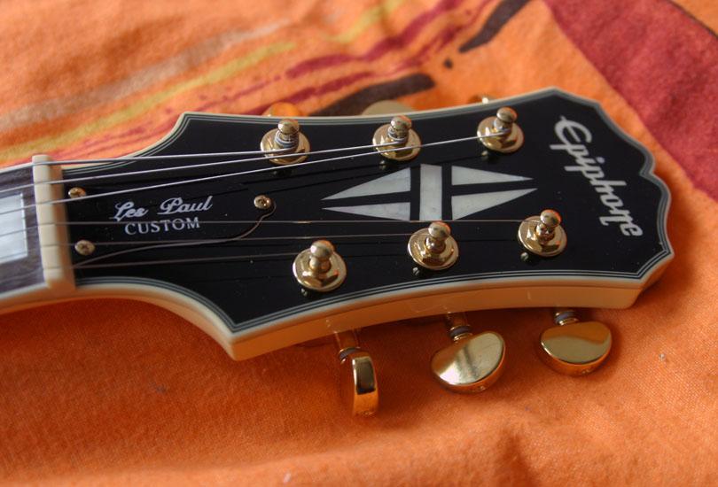 Sold Guitars / Epiphone G-400 Custom