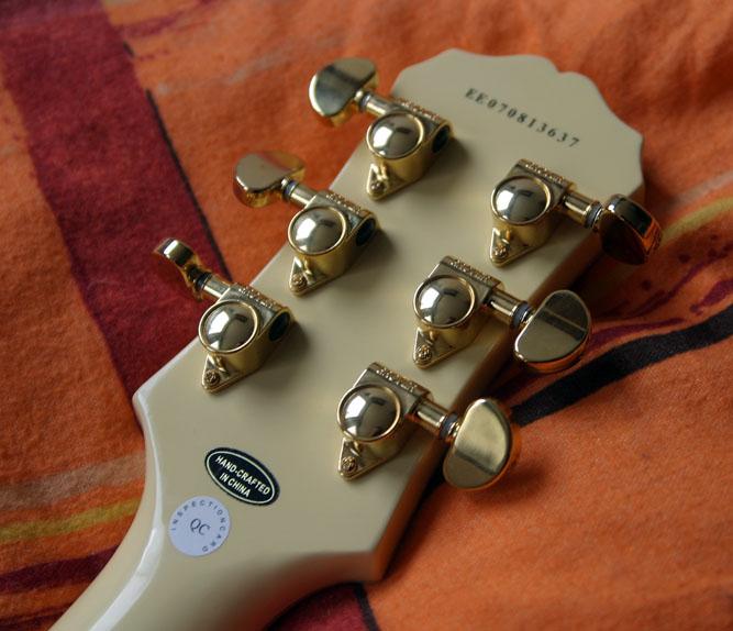Sold Guitars / Epiphone G-400 Custom