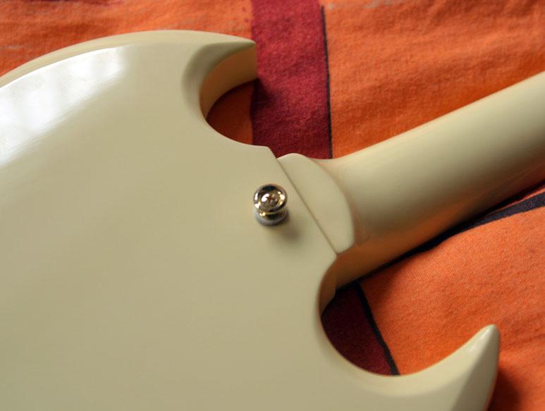 Sold Guitars / Epiphone G-400 Custom